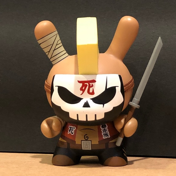 Two Kidrobot dunnies - Picture 5 of 7